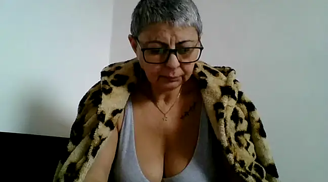 roseblak42 online show from 02.16.25