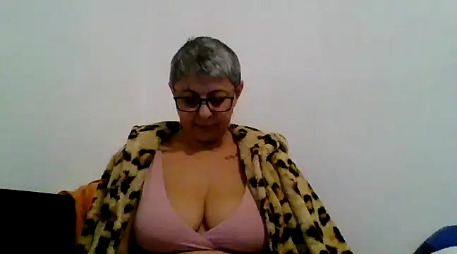 roseblak42 online show from 02.23.25