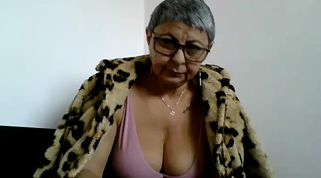 roseblak42 online show from 02.26.25