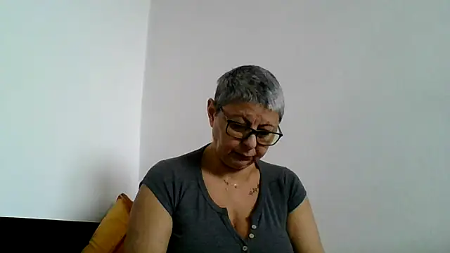 roseblak42 online show from 12.17.25