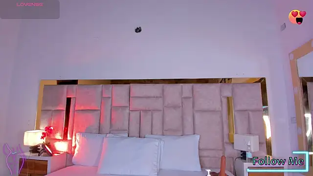 Snapshot of Miss_Abigail_ chatting on 10.17.25 Miss Abigail  online show from 10.17.25