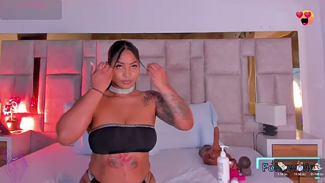 Snapshot of Miss_Abigail_ chatting on 10.20.25 Miss Abigail  online show from 10.20.25