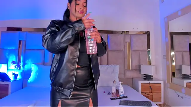 Snapshot of Miss_Abigail_ chatting on 11.27.25 Miss Abigail online show from 11.27.25