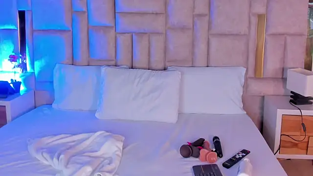 Snapshot of Miss_Abigail_ chatting on 12.05.25 Miss Abigail online show from 12.05.25