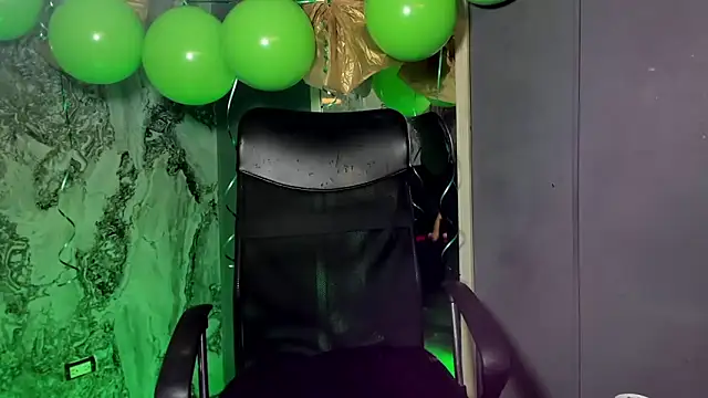 Trinna harperr online show from 03.18.25