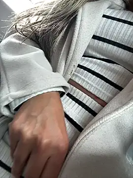  Abril-Office1 online show from 12.10.24