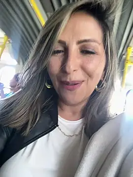  Abril-Office1 online show from 12.17.24