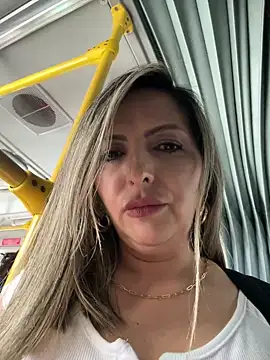  Abril-Office1 online show from 12.19.24