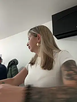  Abril-Office1 online show from 01.20.25