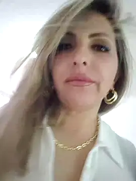  Abril-Office1 online show from 02.24.25