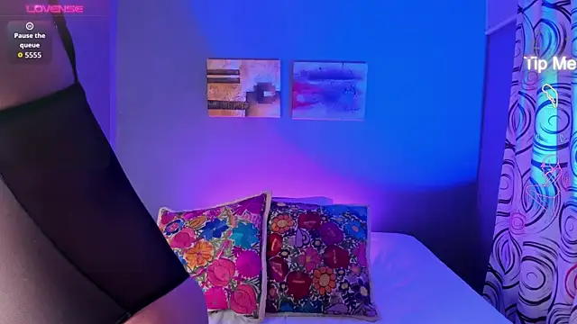 IsabellaSpencer online show from 10.23.25