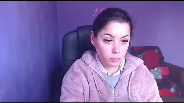 LovelyJulliette online show from 01.14.25