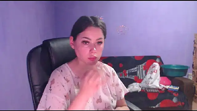 LovelyJulliette online show from 01.14.25
