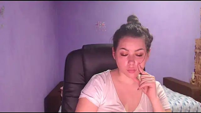 LovelyJulliette online show from 01.15.25