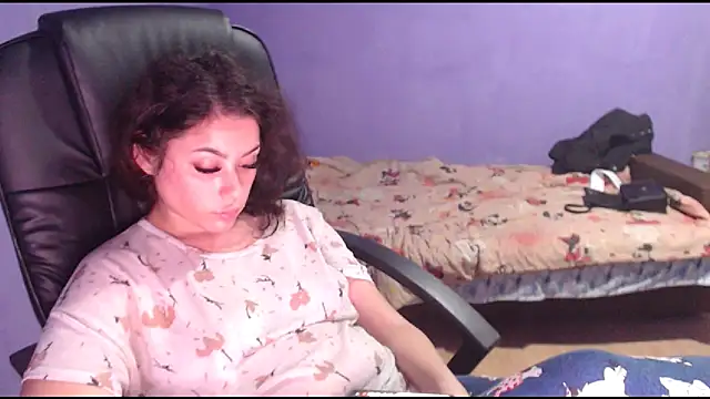 LovelyJulliette online show from 01.24.25