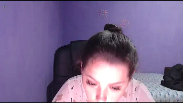 LovelyJulliette online show from 01.28.25