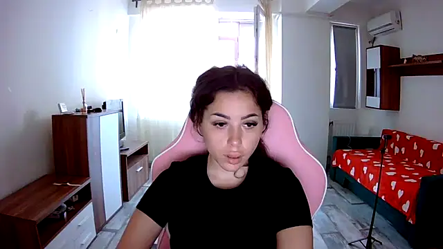 LovelyJulliette online show from 09.24.25