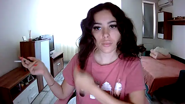 LovelyJulliette online show from 09.28.25