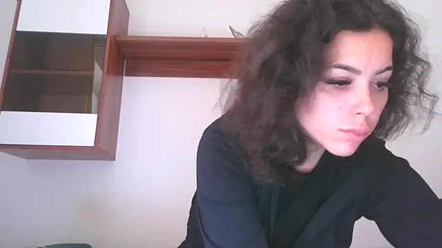 LovelyJulliette online show from 10.14.25