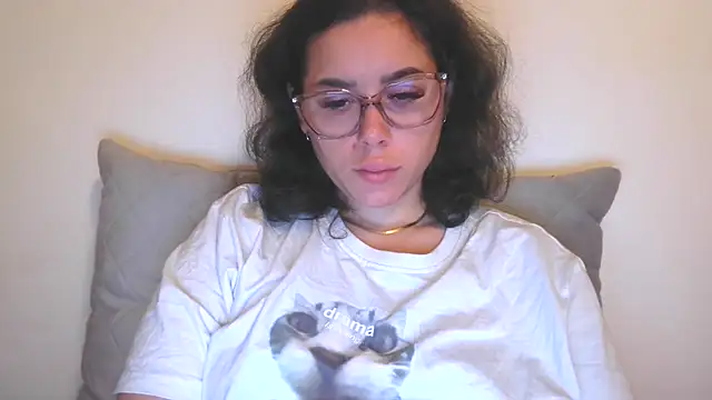 LovelyJulliette online show from 11.21.25