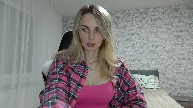 Snapshot of AlissonBia chatting on 04.18.26 AlissonBia online show from 04.18.26
