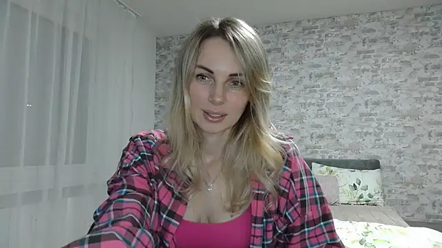 Snapshot of AlissonBia chatting on 04.20.26 AlissonBia online show from 04.20.26