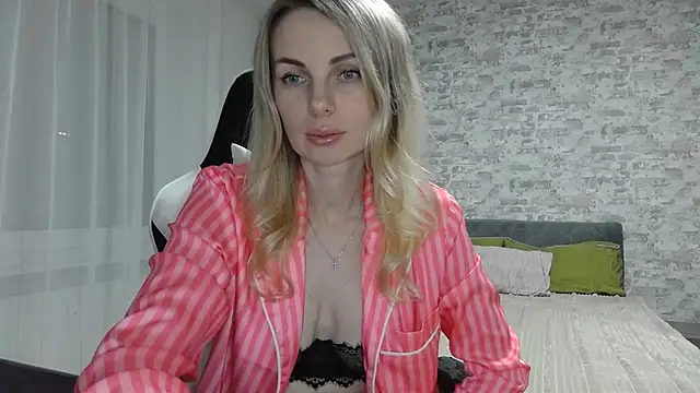 Snapshot of AlissonBia chatting on 05.06.26 AlissonBia online show from 05.06.26