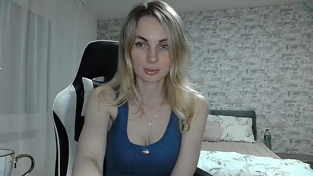 Snapshot of AlissonBia chatting on 05.16.26 AlissonBia online show from 05.16.26