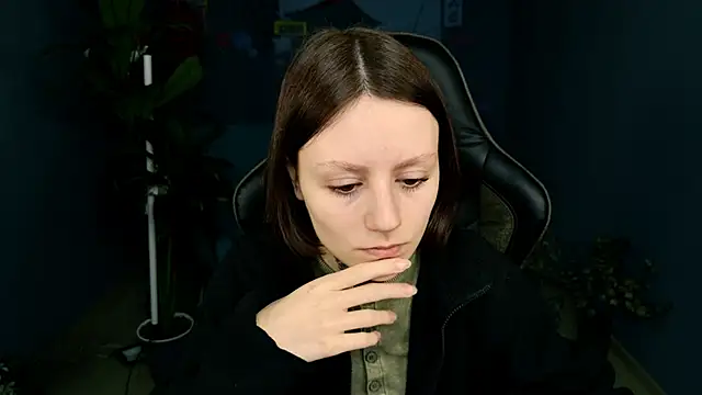 VeliraBraitberg online show from 03.13.25