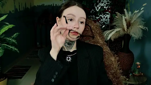 Snapshot of VeliraBraitberg chatting on 03.04.26 VeliraBraitberg online show from 03.04.26