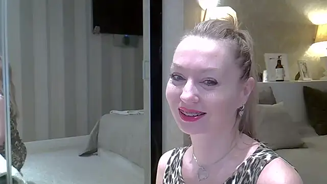 ZarinaSwift online show from 01.09.25