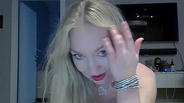 ZarinaSwift online show from 01.13.25