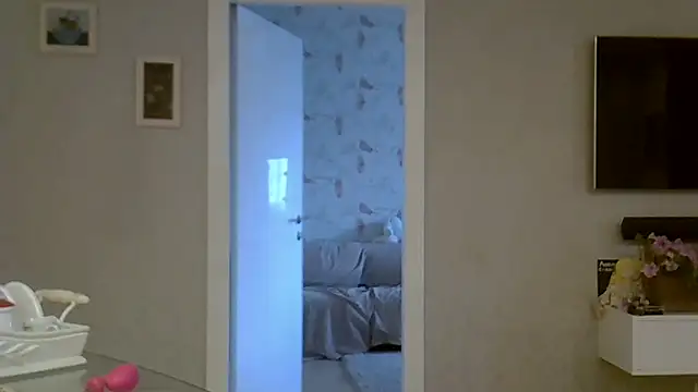 ZarinaSwift online show from 09.28.25