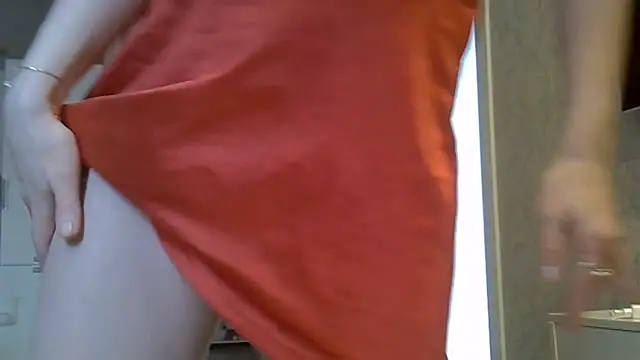 Snapshot of ZarinaSwift chatting on 05.16.26 ZarinaSwift online show from 05.16.26