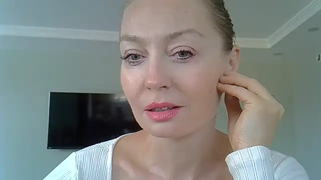 ZarinaSwift online show from 07.11.26