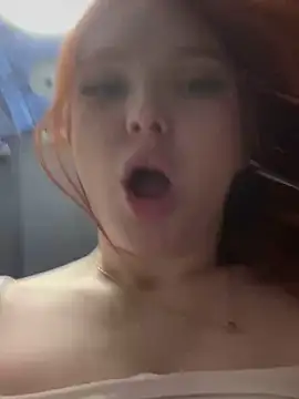 Snapshot of AmmyHot chatting on 02.01.25 AmmyHot online show from 02.01.25