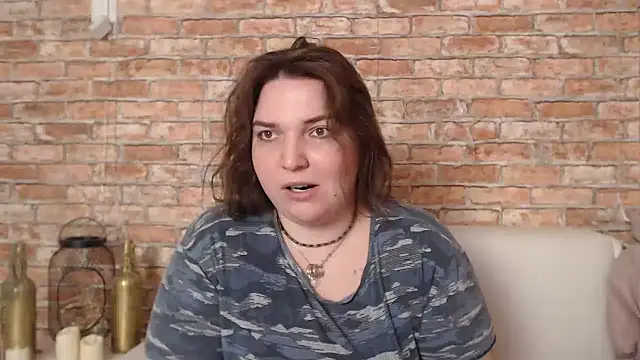 Snapshot of Amelia_Kiss_ chatting on 01.04.25 Amelia Kiss  online show from 01.04.25