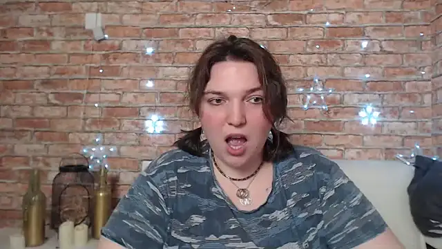 Snapshot of Amelia_Kiss_ chatting on 02.10.25 Amelia Kiss  online show from 02.10.25