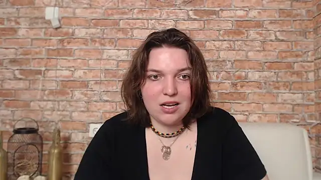 Snapshot of Amelia_Kiss_ chatting on 02.19.25 Amelia Kiss  online show from 02.19.25