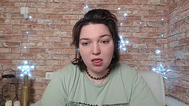 Snapshot of Amelia_Kiss_ chatting on 02.28.25 Amelia Kiss  online show from 02.28.25