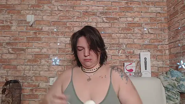 Snapshot of Amelia_Kiss_ chatting on 09.22.25 Amelia Kiss  online show from 09.22.25