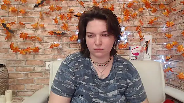 Snapshot of Amelia_Kiss_ chatting on 10.31.25 Amelia Kiss  online show from 10.31.25