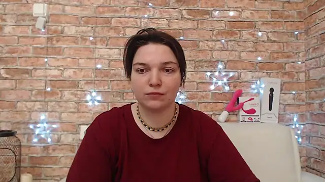 Amelia Kiss  online show from 12.15.25