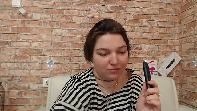 Amelia Kiss  online show from 03.28.26