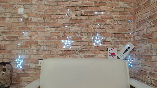 Amelia Kiss  online show from 04.23.26