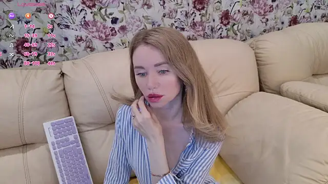 Snapshot of Bambixxxbaby chatting on 03.04.25 Bambixxxbaby online show from 03.04.25