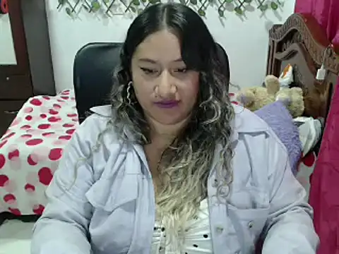 EmilyLove1014 online show from 12.02.24