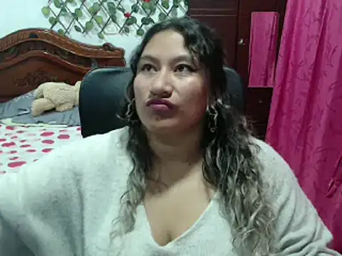 EmilyLove1014 online show from 01.04.25