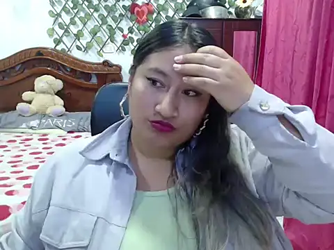 EmilyLove1014 online show from 01.13.25