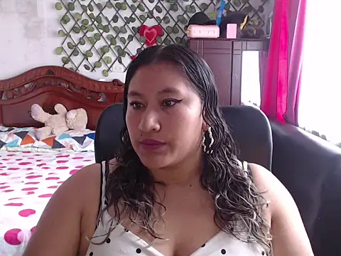 EmilyLove1014 online show from 02.15.25